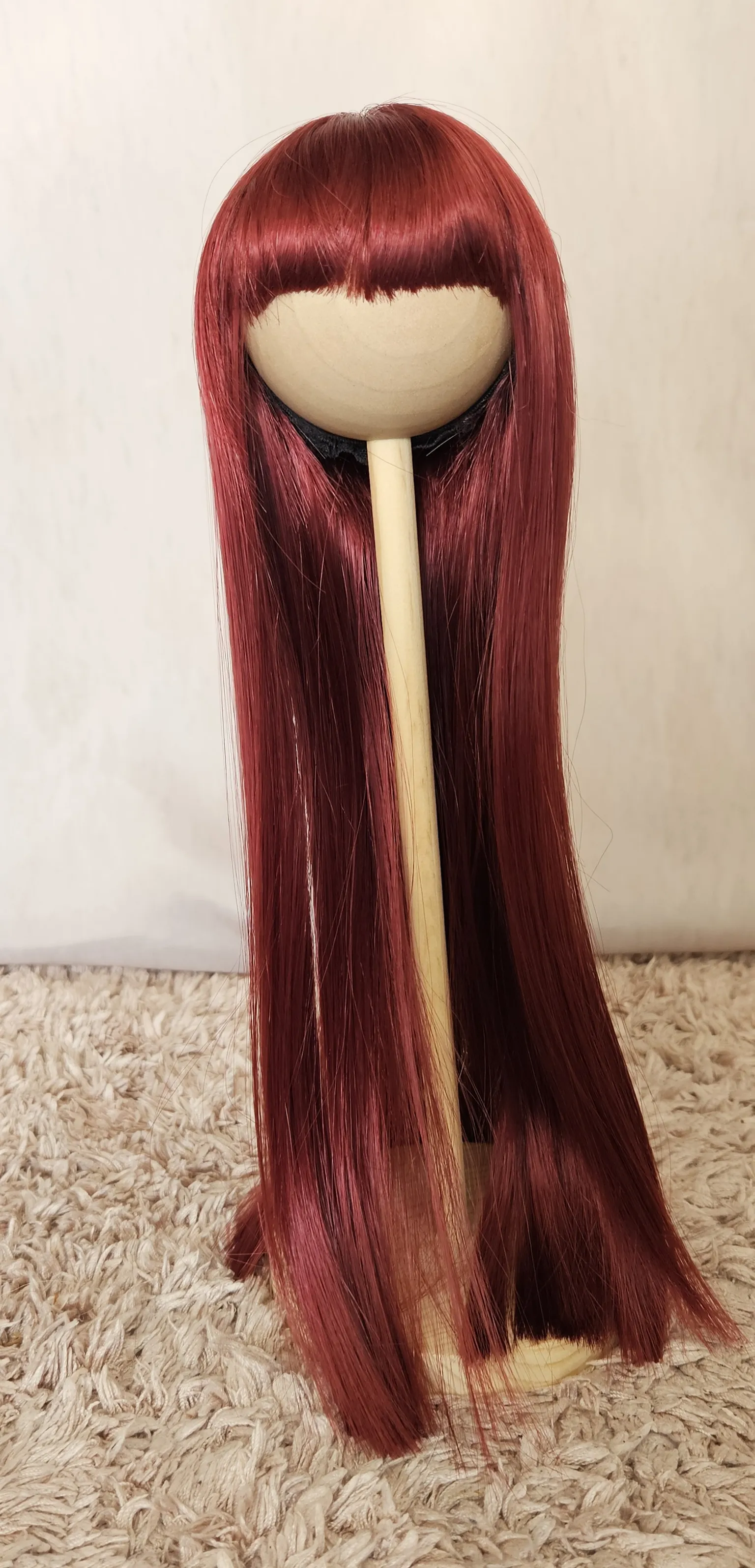 Wig longue rouge bordeaux